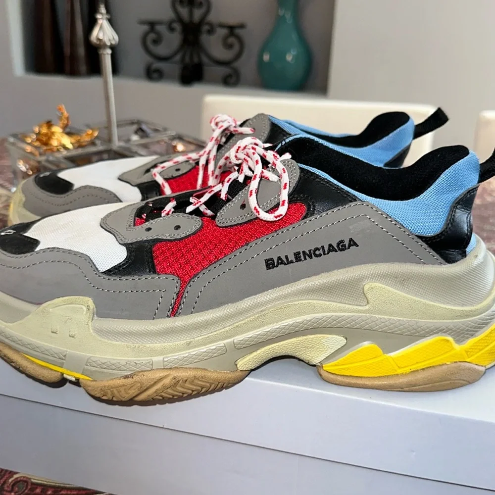 Designer shoes - Picture 1 of 3